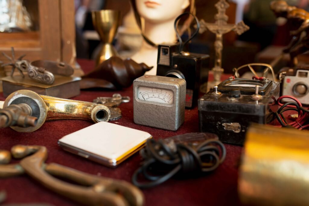 high-angle-vintage-items-arrangement (1)